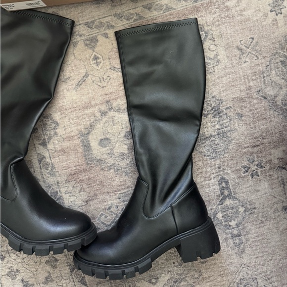 Steve Madden ‘Higher’ Black Knee High Boots - Picture 2 of 9